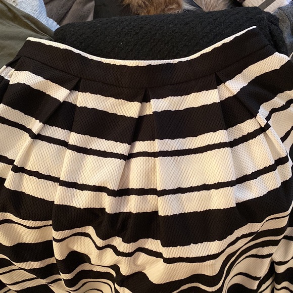 Design Lab Lord & Taylor Skirt - Picture 7 of 7